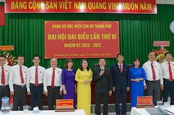 Đào tạo sinh viên vừa hồng, vừa chuyên để trở thành cán bộ đủ năng lực, phẩm chất