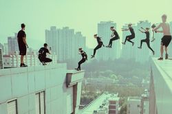 Thót tim xem màn biểu diễn thể thao mạo hiểm của 7 thanh niên Anh