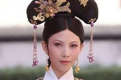 Á hậu đẹp nhất Hong Kong phải 'bán thân' trả nợ và cuộc sống hạnh phúc ở tuổi U50