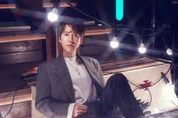 Kyuhyun (Super Junior) tung loạt ảnh mới, mở màn cho màn trở lại của K.R.Y.