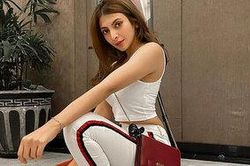 Bán đấu giá trinh tiết để ủng hộ chống dịch COVID-19, sao Instagram hứng chịu không ít 'gạch đá'