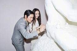 Hướng Tả đăng ảnh đầy ẩn ý nói có thành viên mới, phải chăng Quách Bích Đình đã mang thai?
