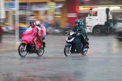 Xuất hiện mưa dông, Hà Nội sẽ giảm nhiệt trong 2 ngày tới