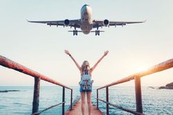 Thế giới đang dần mở cửa trở lại rồi, những đôi chân muốn tung tăng bay nhảy ơi!