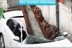 Mảng tường lớn từ ban công tầng 7 rơi đè nát ô tô trong đêm