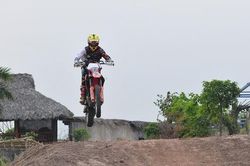Sân tập địa hình đầu tiên tại Hà Nội dành cho các dân motocross thích bay nhảy