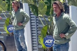 Brad Pitt trông già nua, lôi thôi sau tin đồn hẹn hò nữ phóng viên