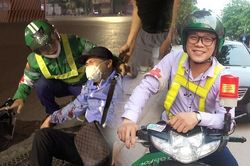 Anh xe ôm chuyên cứu người bị tai nạn giao thông