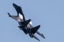 Hải quân Mỹ tố tiêm kích Su-35 Nga chặn máy bay do thám của Hạm đội 6