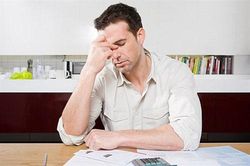 Tá hỏa khi phát hiện ra quá khứ bất hảo của vợ