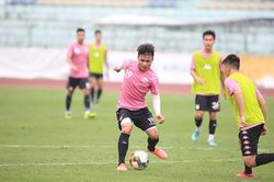Quang Hải tậu 'đồ chơi' mới khủng ngang Lewandowski