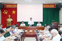 Kỳ họp thứ 13 của Hội đồng Lý luận Trung ương