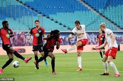 Leipzig bỏ lỡ cơ hội chiếm vị trí thứ 2, Man United đón tin cực vui về lực lượng