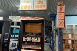 Găm 20 ngàn lít trong bồn không bán cho dân, cây xăng Hà Nội bị xử lý