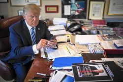 Twitter dán nhán 'cổ súy bạo lực' vào bài viết mới của ông Trump