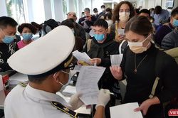 Bao giờ công dân 80 nước cầm thị thực điện tử được vào Việt Nam?
