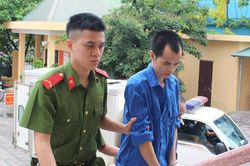 Yêu râu xanh hãm hại bé gái lĩnh án 30 năm tù