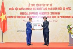 Quốc hội Việt Nam trao tặng vật tư y tế cho Nghị viện một số nước châu Phi, Trung Đông