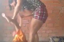 Danh tính người phụ nữ đánh bé trai dã man: Là mẹ kế, mắc chứng tâm thần