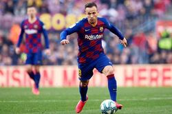Vì sao Barca không 'hy sinh' Arthur đổi lấy Pjanic?