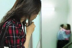 'Đòn độc' của phụ nữ thông minh khi biết chồng có bồ