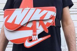 Chế hộp giày Nike thành túi Dior hơn 3.000 USD