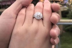'Chết đứ đừ' đồng nghiệp 'hạng thương gia', nam tiếp viên hàng không rước nàng về dinh sau màn cầu hôn ở Pháp