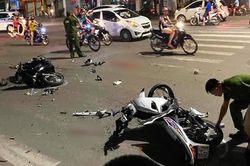 'Quái xế' phóng 100 km/h, tông chết người