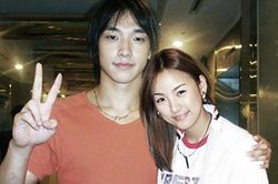 Lee Hyori từng hẹn hò, ngủ với Bi Rain?