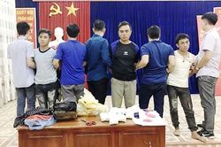 Bắt ba đối tượng vận chuyển trái phép 18 nghìn viên ma túy