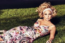 Ba vòng nóng bỏng, Jennifer Lopez rạng ngời xuân sắc ở tuổi 50