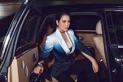 Lý Nhã Kỳ thẳng tiến top đầu sao đẹp, đúng chuẩn 'chủ tịch' giữa dàn nữ nhân váy áo kiêu sa