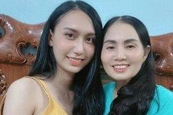Lynk Lee xinh đẹp rạng rỡ khi chụp chung khung hình cùng mẹ