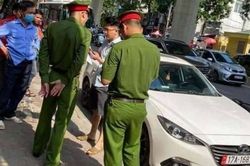 Khởi tố, bắt tạm giam lái xe hất Công an lên nắp capô