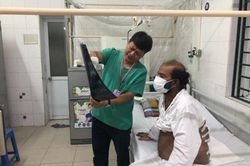 Mắc bệnh than không chữa kịp thời, ba người bị sưng ổ mủ, hoại tử cơ thể