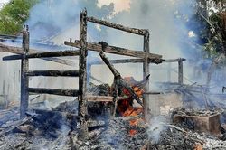 Chập điện gây cháy rụi chuồng trâu, gà vịt của hai ông bà già