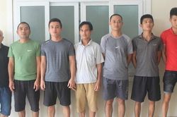 Đột kích trường gà, bắt giữ hơn 20 con bạc