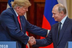 Tổng thống Trump điện đàm, mời Tổng thống Putin họp thượng đỉnh G7