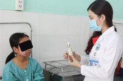 Thiếu nữ 17 tuổi bị hủy hoại da mặt vì làm trắng siêu tốc