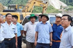 Khẩn trương tìm kiếm nạn nhân thứ ba trong vụ tai nạn tại mỏ đá Hoàng Anh