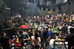 Cảnh sát đột kích quán B-Club, hàng trăm dân chơi vứt ma túy tháo chạy