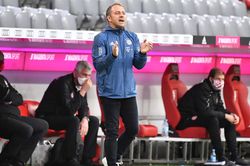 Bayern cận kề ngôi vương: Hansi đang đi con đường cho riêng mình