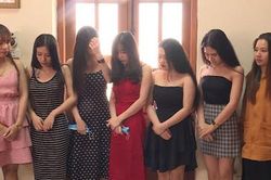 Bắt quả tang 2 đôi nam nữ đang mua bán dâm trong quán karaoke
