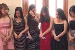 Dàn 'hot girl' phê ma túy, bán dâm trong quán karaoke