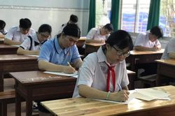 Cuộc đua vào lớp 10 tiếp tục gay gắt