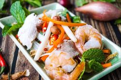 Gỏi ngó sen và 3 món từ sen thanh mát cho mùa hè