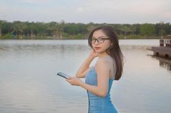 Bạn gái cũ Quang Hải 'đú' trend check-in 'tím lịm tìm sim' tại Hà Nội