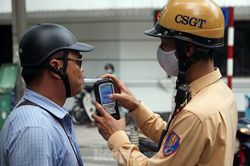 Phát hiện, xử lý nhiều 'ma men' lái xe trên phố cổ Hà Nội