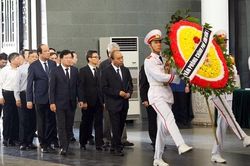 Thủ tướng, Chủ tịch Quốc hội viếng ông Vũ Mão