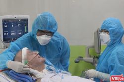 Phi công người Anh nguy kịch vì COVID-19 đã không phải sử dụng ECMO